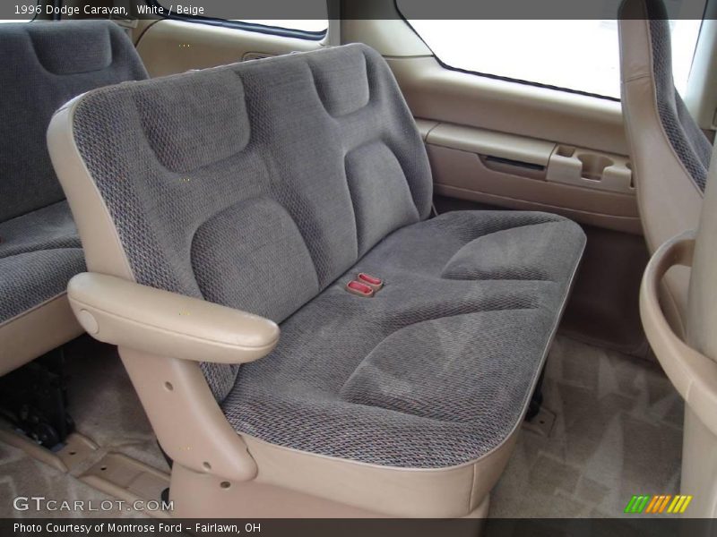 White / Beige 1996 Dodge Caravan