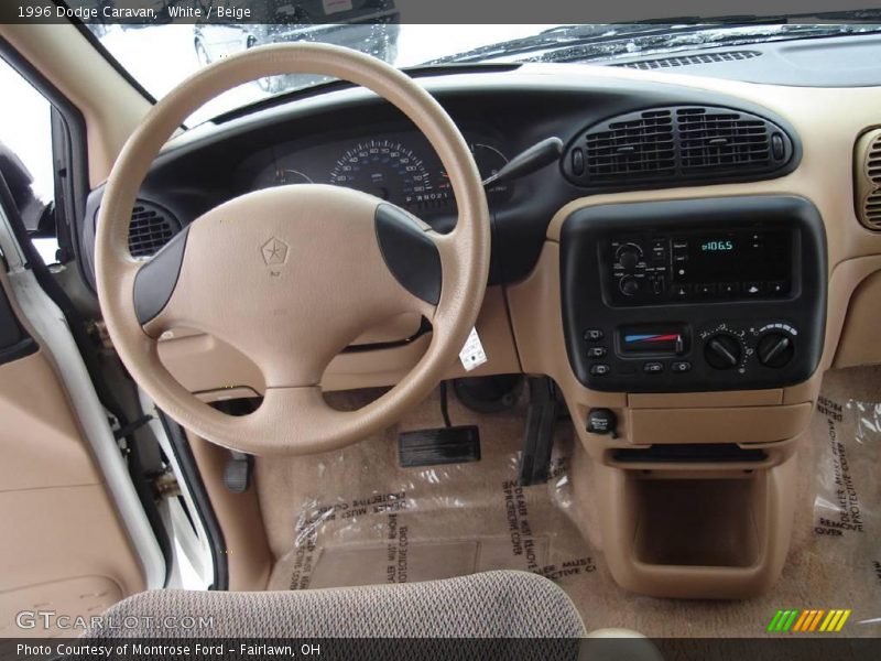 White / Beige 1996 Dodge Caravan