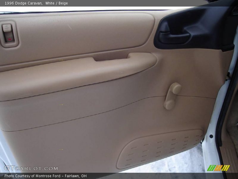 White / Beige 1996 Dodge Caravan