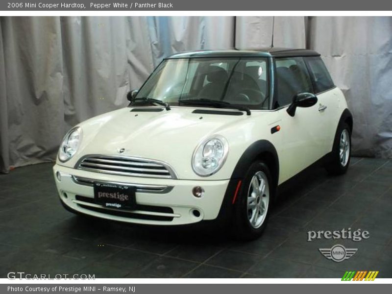 Pepper White / Panther Black 2006 Mini Cooper Hardtop