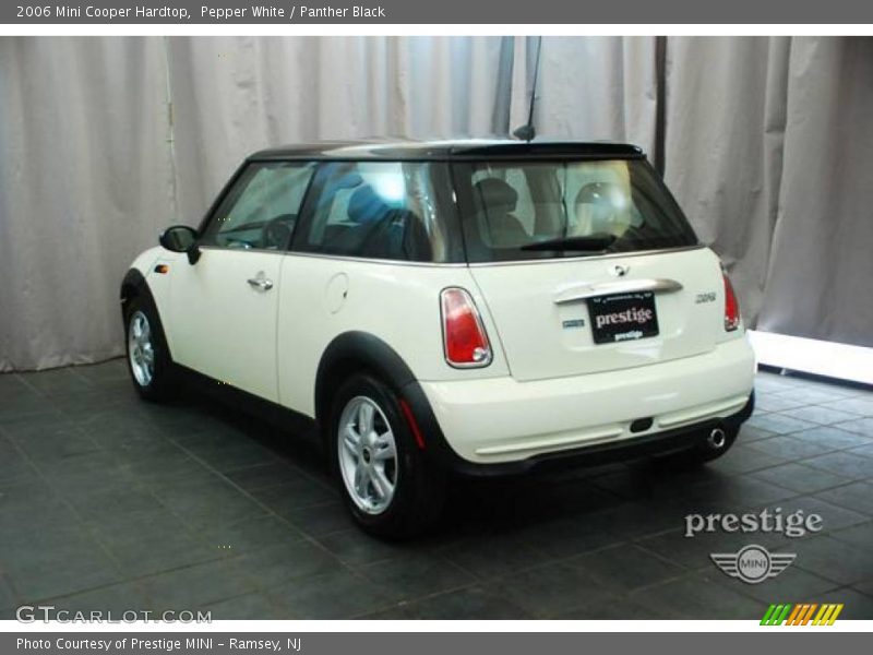 Pepper White / Panther Black 2006 Mini Cooper Hardtop