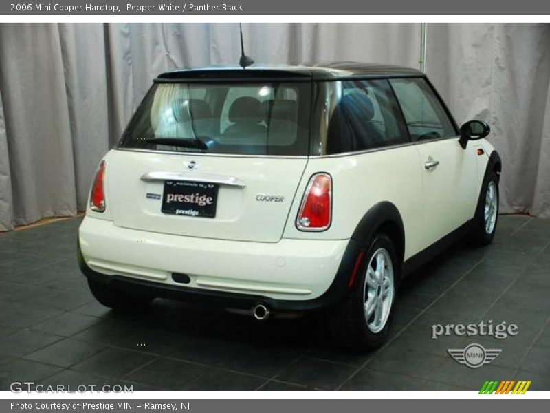 Pepper White / Panther Black 2006 Mini Cooper Hardtop