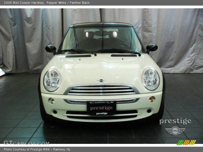 Pepper White / Panther Black 2006 Mini Cooper Hardtop