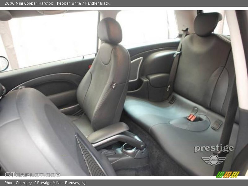 Pepper White / Panther Black 2006 Mini Cooper Hardtop