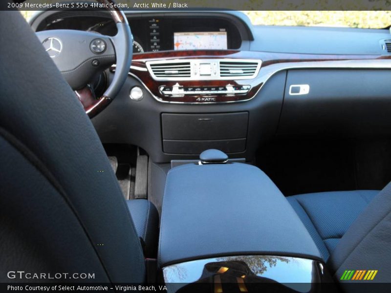 Arctic White / Black 2009 Mercedes-Benz S 550 4Matic Sedan