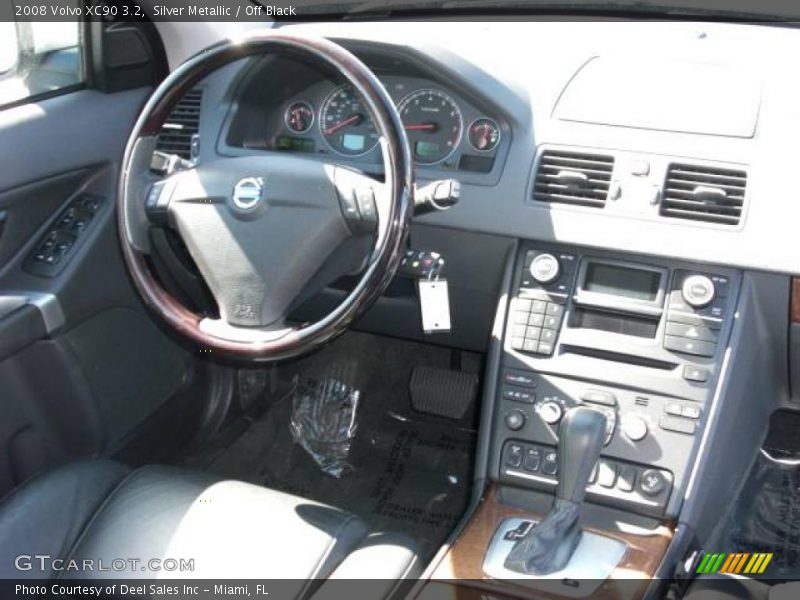 Silver Metallic / Off Black 2008 Volvo XC90 3.2