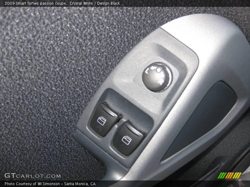 Crystal White / Design Black 2009 Smart fortwo passion coupe