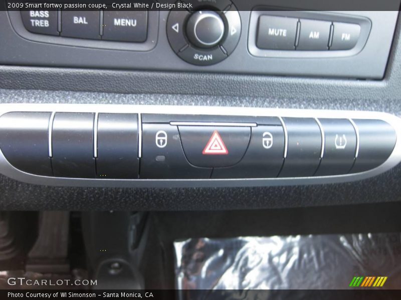 Crystal White / Design Black 2009 Smart fortwo passion coupe