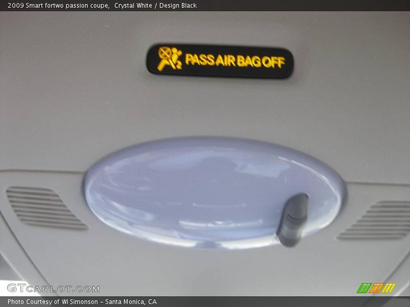 Crystal White / Design Black 2009 Smart fortwo passion coupe