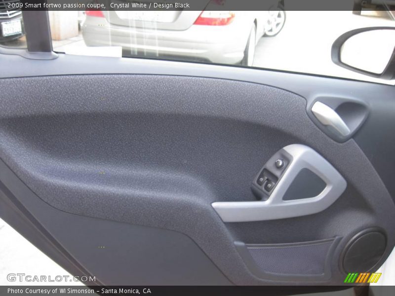 Crystal White / Design Black 2009 Smart fortwo passion coupe