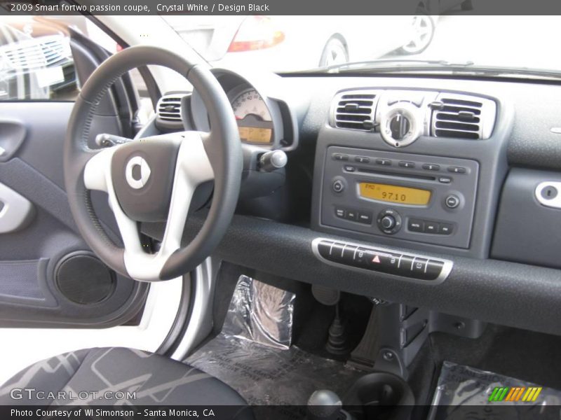 Crystal White / Design Black 2009 Smart fortwo passion coupe