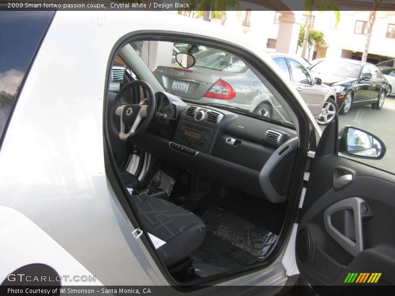 Crystal White / Design Black 2009 Smart fortwo passion coupe