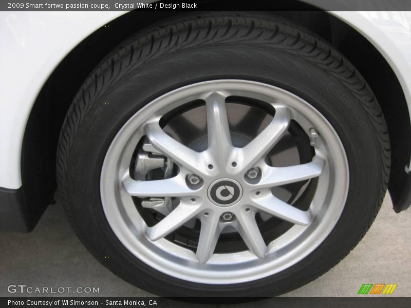 Crystal White / Design Black 2009 Smart fortwo passion coupe