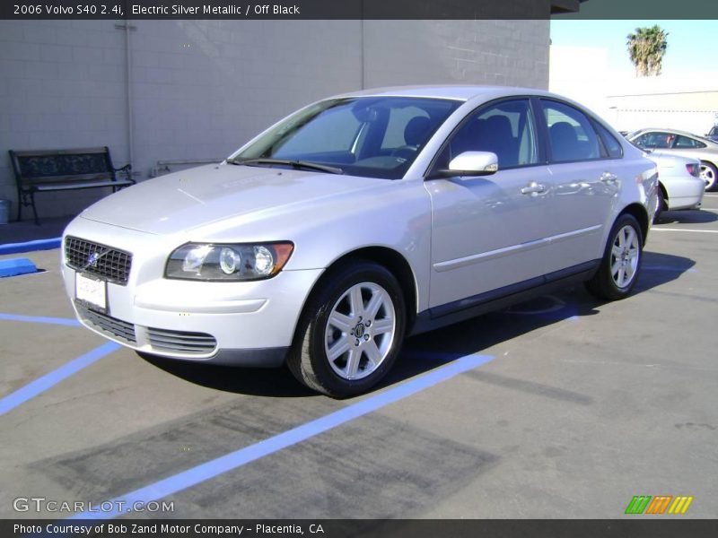 Electric Silver Metallic / Off Black 2006 Volvo S40 2.4i