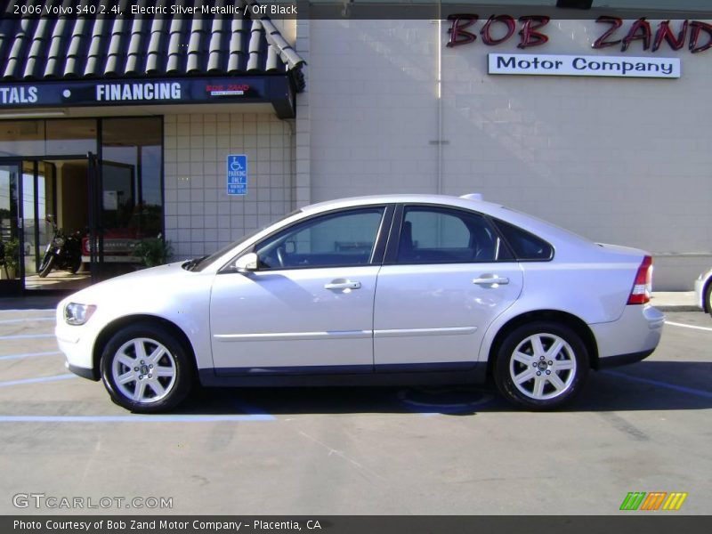 Electric Silver Metallic / Off Black 2006 Volvo S40 2.4i
