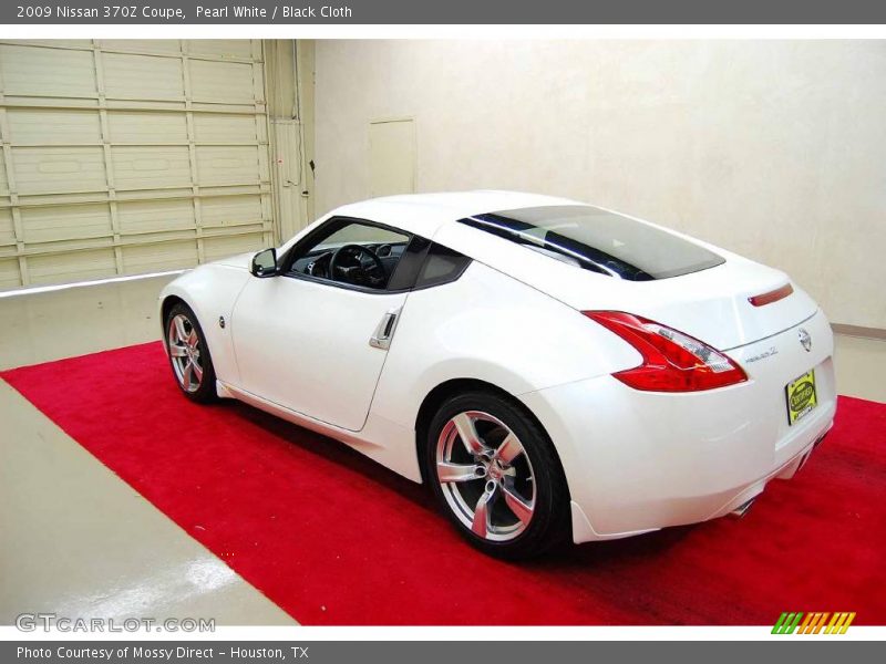 Pearl White / Black Cloth 2009 Nissan 370Z Coupe