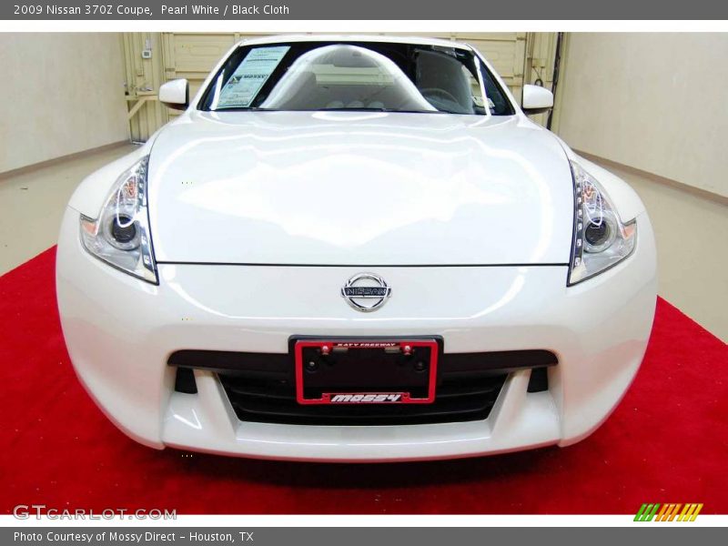 Pearl White / Black Cloth 2009 Nissan 370Z Coupe