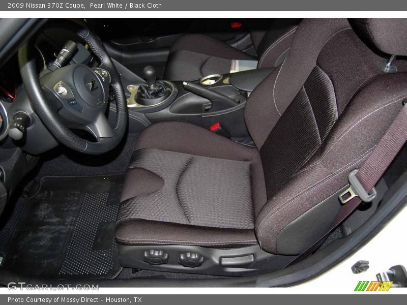 Pearl White / Black Cloth 2009 Nissan 370Z Coupe