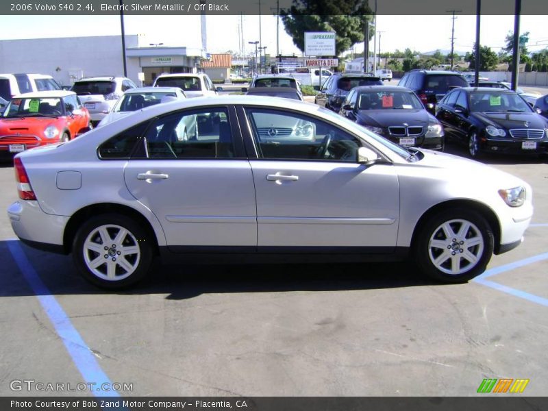 Electric Silver Metallic / Off Black 2006 Volvo S40 2.4i