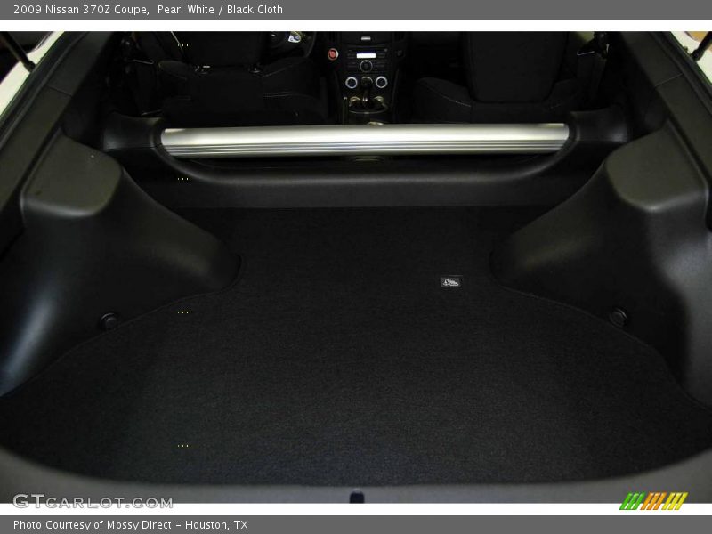 Pearl White / Black Cloth 2009 Nissan 370Z Coupe