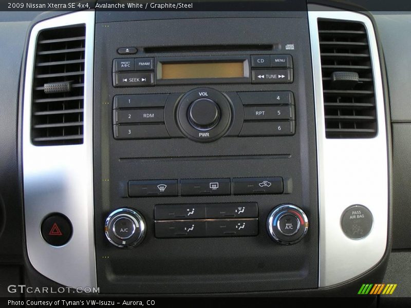 Avalanche White / Graphite/Steel 2009 Nissan Xterra SE 4x4