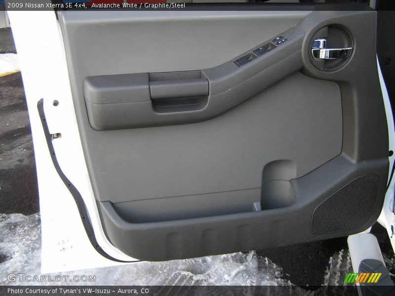Avalanche White / Graphite/Steel 2009 Nissan Xterra SE 4x4