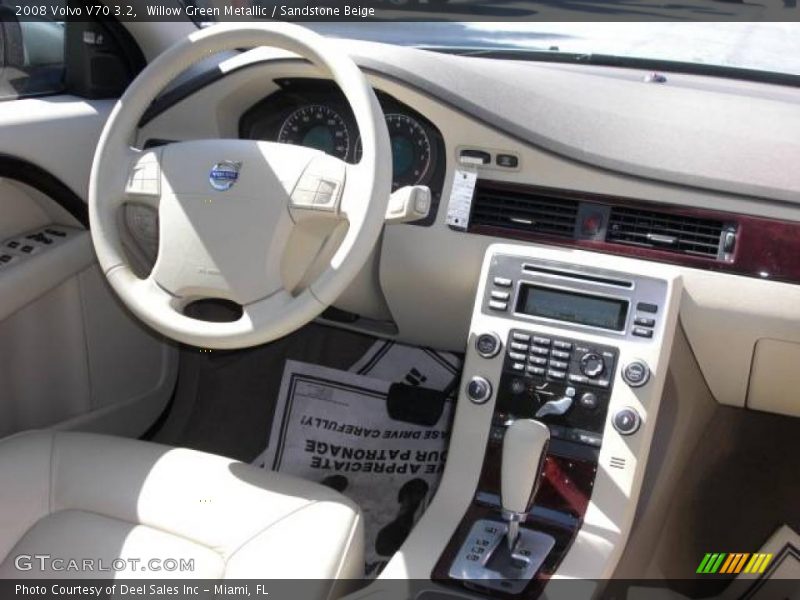 Willow Green Metallic / Sandstone Beige 2008 Volvo V70 3.2