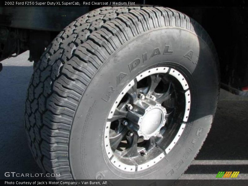 Red Clearcoat / Medium Flint 2002 Ford F250 Super Duty XL SuperCab