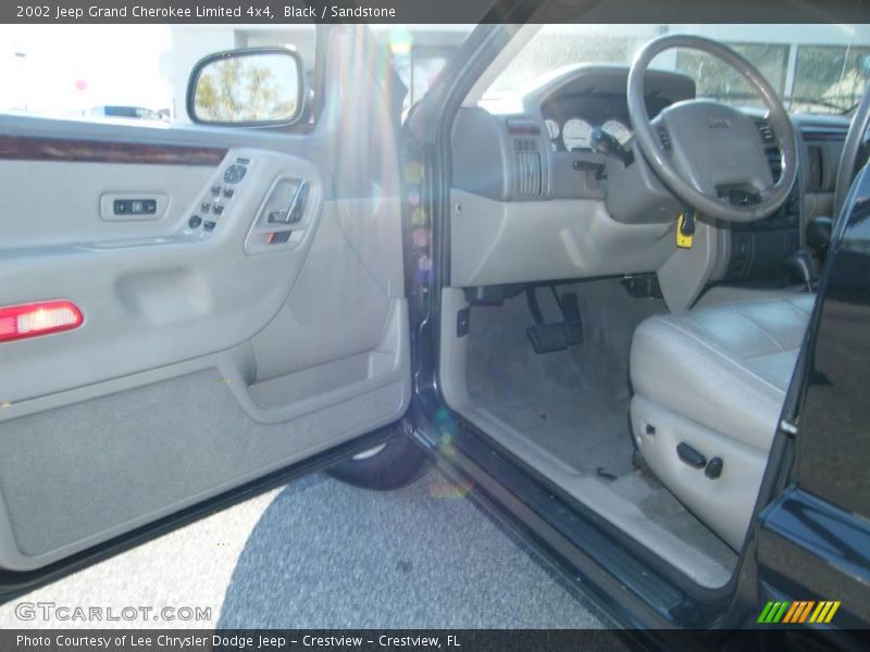 Black / Sandstone 2002 Jeep Grand Cherokee Limited 4x4