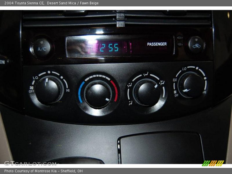 Desert Sand Mica / Fawn Beige 2004 Toyota Sienna CE