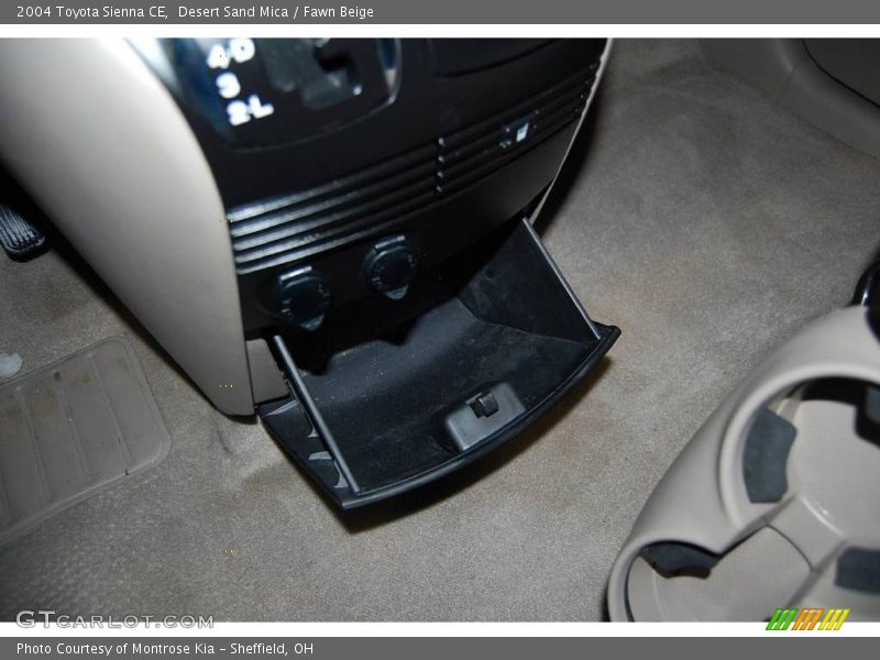 Desert Sand Mica / Fawn Beige 2004 Toyota Sienna CE