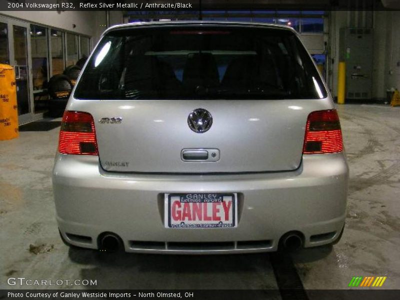 Reflex Silver Metallic / Anthracite/Black 2004 Volkswagen R32