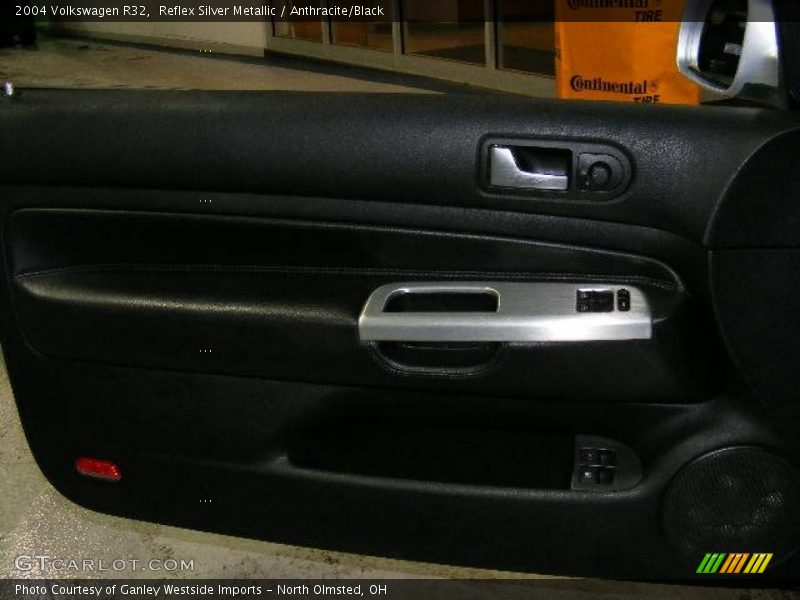 Reflex Silver Metallic / Anthracite/Black 2004 Volkswagen R32