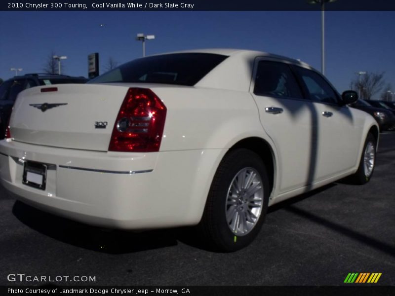 Cool Vanilla White / Dark Slate Gray 2010 Chrysler 300 Touring