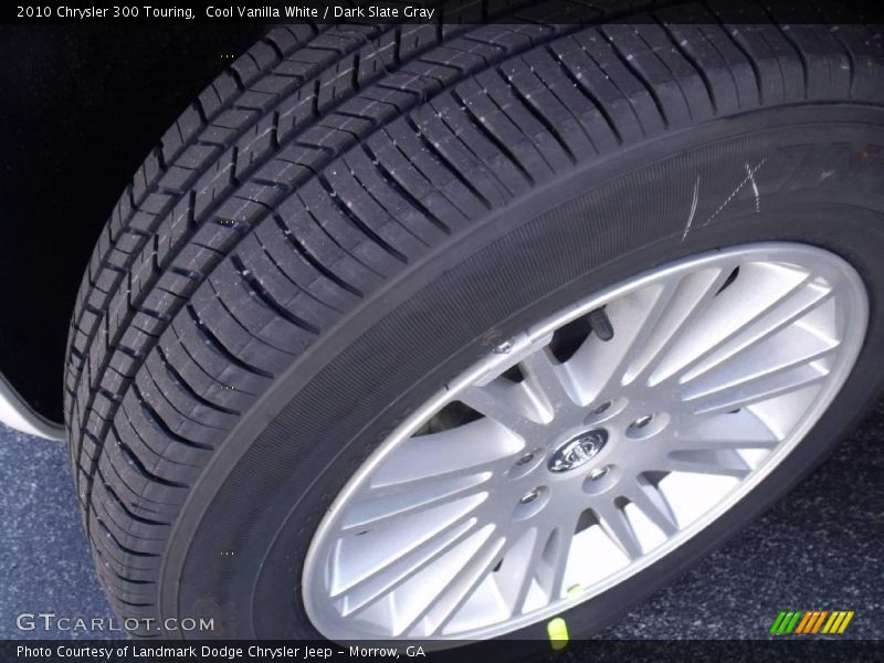 Cool Vanilla White / Dark Slate Gray 2010 Chrysler 300 Touring