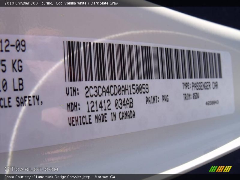 Cool Vanilla White / Dark Slate Gray 2010 Chrysler 300 Touring