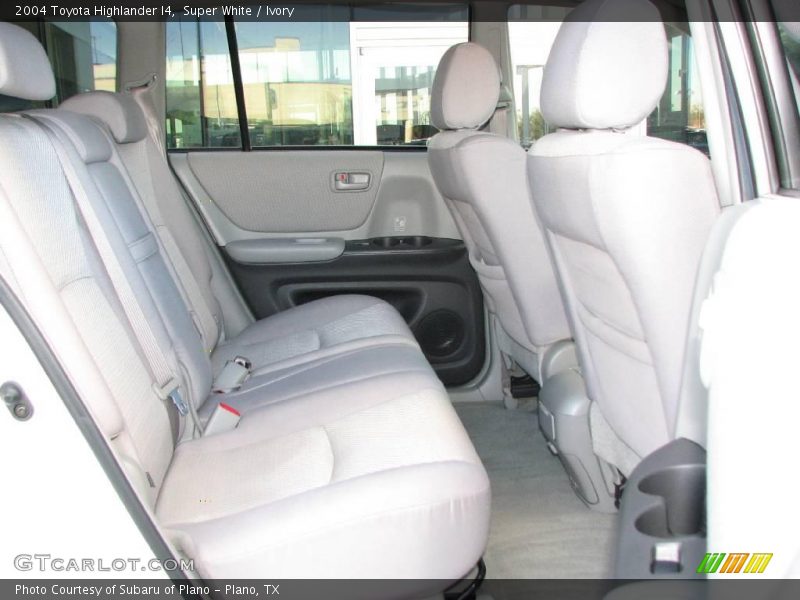 Super White / Ivory 2004 Toyota Highlander I4