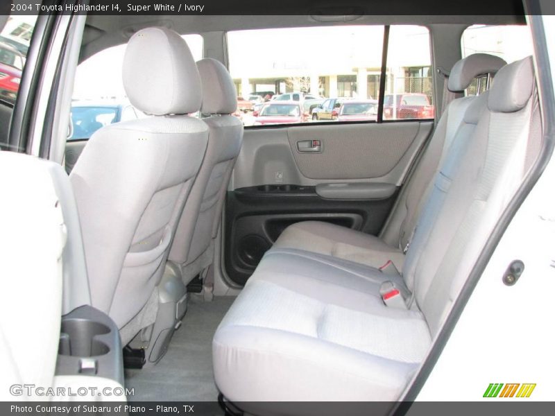 Super White / Ivory 2004 Toyota Highlander I4