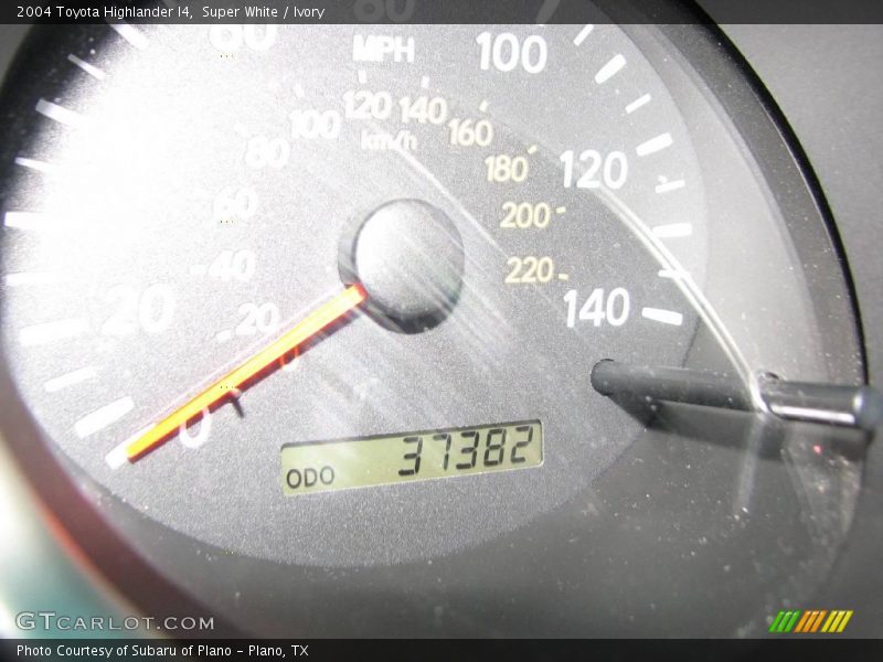 Super White / Ivory 2004 Toyota Highlander I4