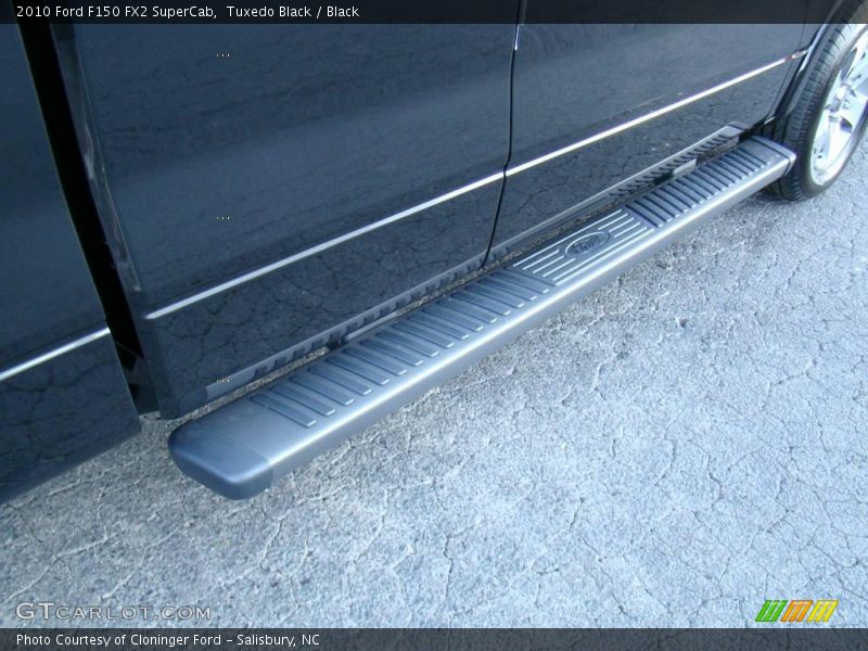 Tuxedo Black / Black 2010 Ford F150 FX2 SuperCab
