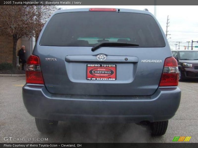 Bluestone Metallic / Ivory 2005 Toyota Highlander I4