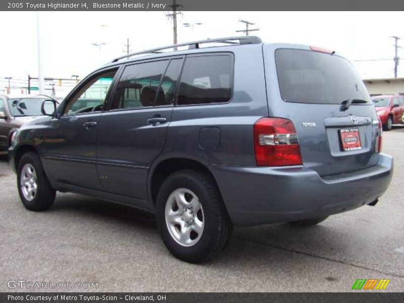 Bluestone Metallic / Ivory 2005 Toyota Highlander I4