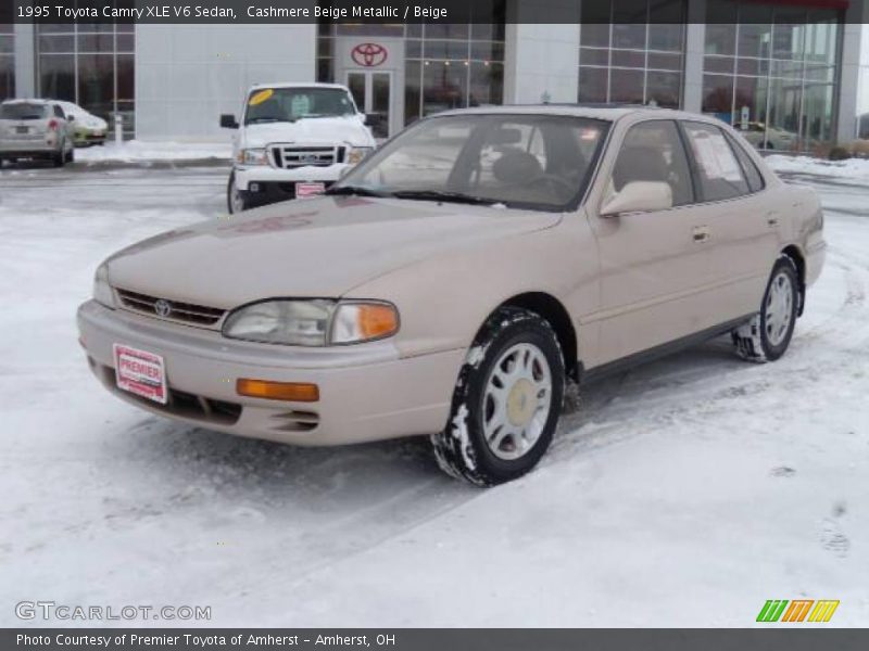 Cashmere Beige Metallic / Beige 1995 Toyota Camry XLE V6 Sedan