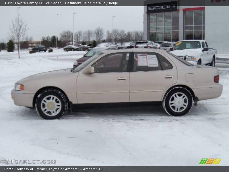 Cashmere Beige Metallic / Beige 1995 Toyota Camry XLE V6 Sedan
