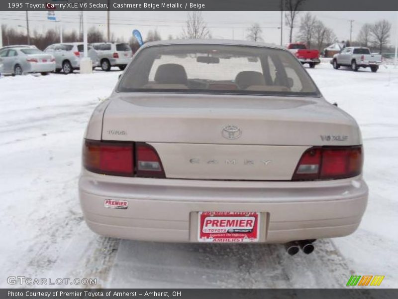 Cashmere Beige Metallic / Beige 1995 Toyota Camry XLE V6 Sedan