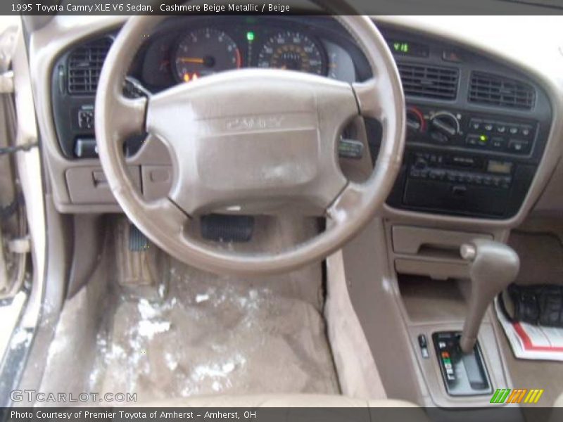 Cashmere Beige Metallic / Beige 1995 Toyota Camry XLE V6 Sedan