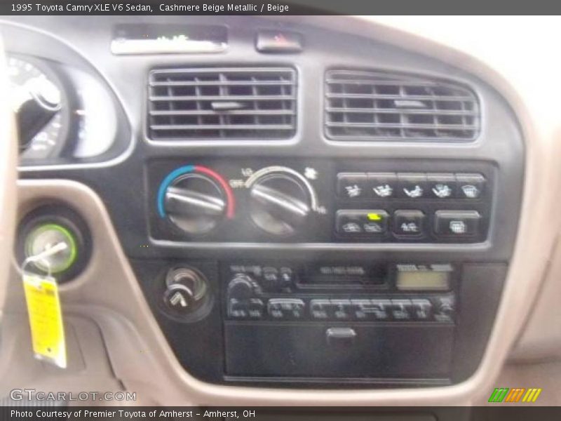 Cashmere Beige Metallic / Beige 1995 Toyota Camry XLE V6 Sedan
