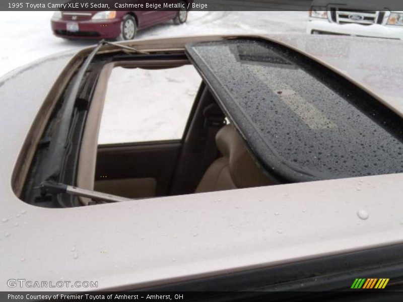 Cashmere Beige Metallic / Beige 1995 Toyota Camry XLE V6 Sedan
