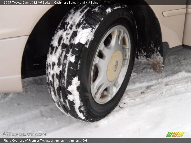 Cashmere Beige Metallic / Beige 1995 Toyota Camry XLE V6 Sedan