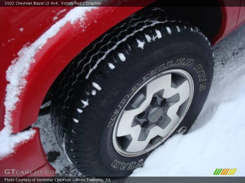 Victory Red / Graphite 2002 Chevrolet Blazer LS 4x4